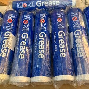 NWT Mobile 8 tubes Grease refill